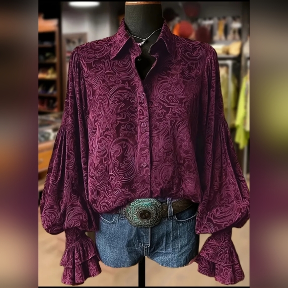 Cherrybetty Tops - Cherrybetty Floral Print Velvet Blouse